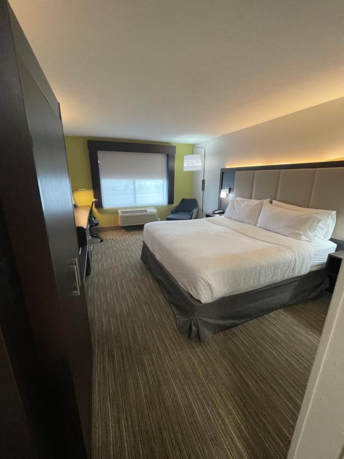 Holiday Inn Express Hotel & Suites Las Vegas By Ihg Dış mekan fotoğraf