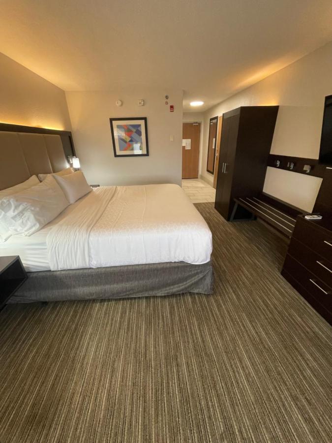Holiday Inn Express Hotel & Suites Las Vegas By Ihg Dış mekan fotoğraf