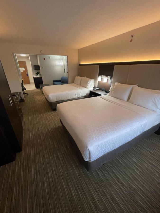 Holiday Inn Express Hotel & Suites Las Vegas By Ihg Dış mekan fotoğraf