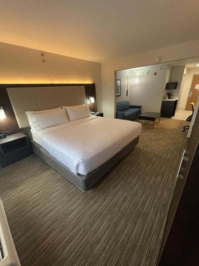 Holiday Inn Express Hotel & Suites Las Vegas By Ihg Dış mekan fotoğraf