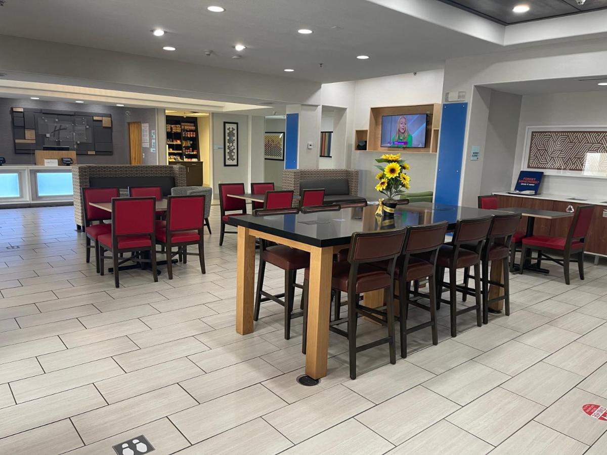 Holiday Inn Express Hotel & Suites Las Vegas By Ihg Dış mekan fotoğraf