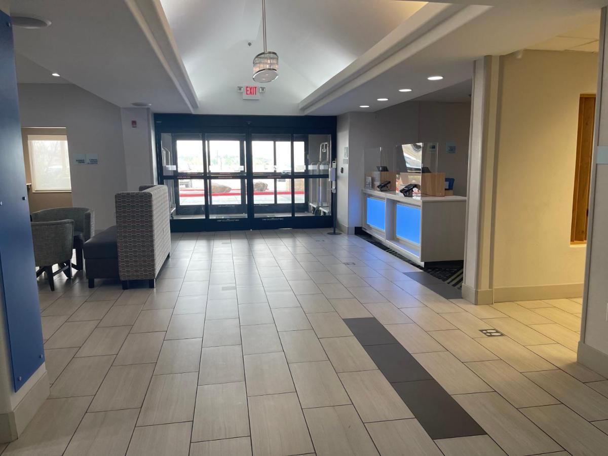 Holiday Inn Express Hotel & Suites Las Vegas By Ihg Dış mekan fotoğraf