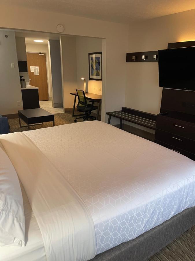 Holiday Inn Express Hotel & Suites Las Vegas By Ihg Dış mekan fotoğraf
