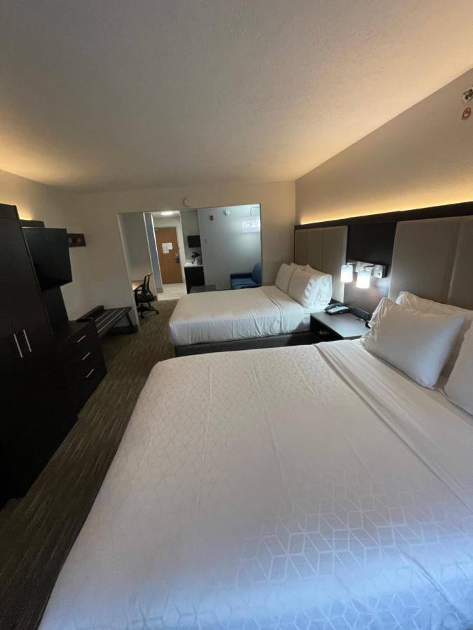 Holiday Inn Express Hotel & Suites Las Vegas By Ihg Dış mekan fotoğraf