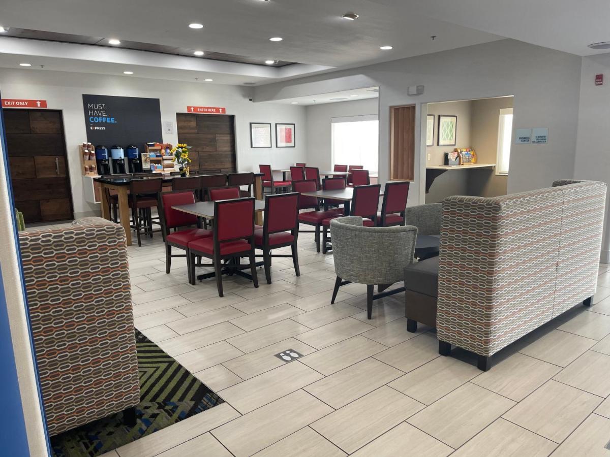 Holiday Inn Express Hotel & Suites Las Vegas By Ihg Dış mekan fotoğraf