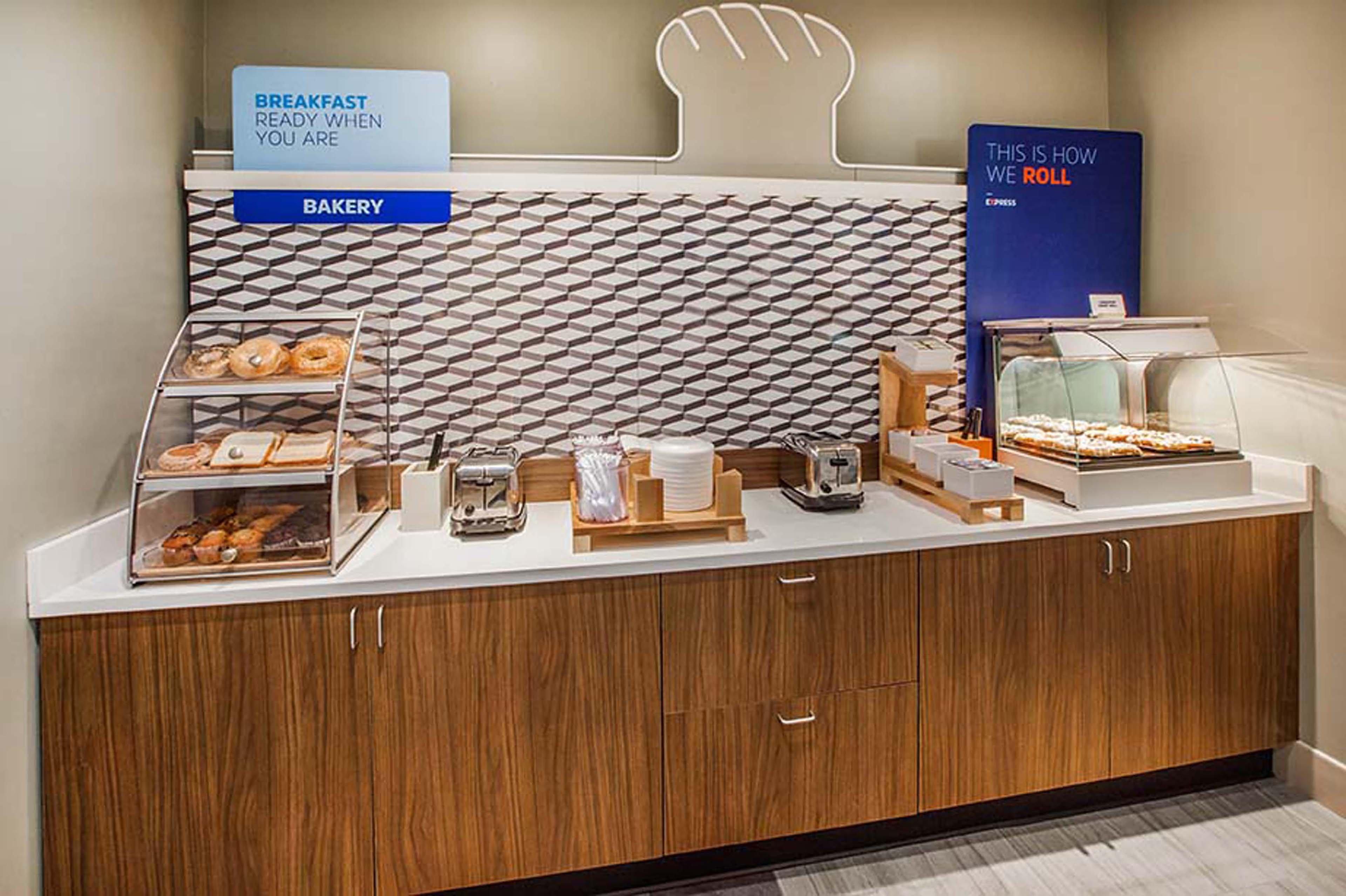 Holiday Inn Express Hotel & Suites Las Vegas By Ihg Dış mekan fotoğraf